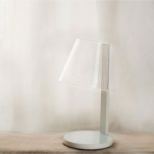 Huerizon LED Table Lamp – White Stand